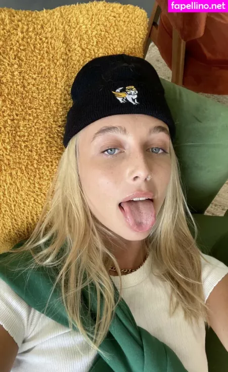 Emma Chamberlain OnlyFans Thumbnail #dQXYk5jOOc
