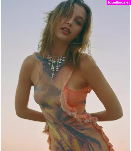 Emma Chamberlain OnlyFans Thumbnail #kuPNmn3ZPD