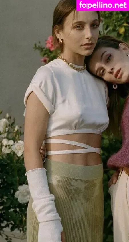 Emma Chamberlain OnlyFans Thumbnail #nTQ4IVlPba