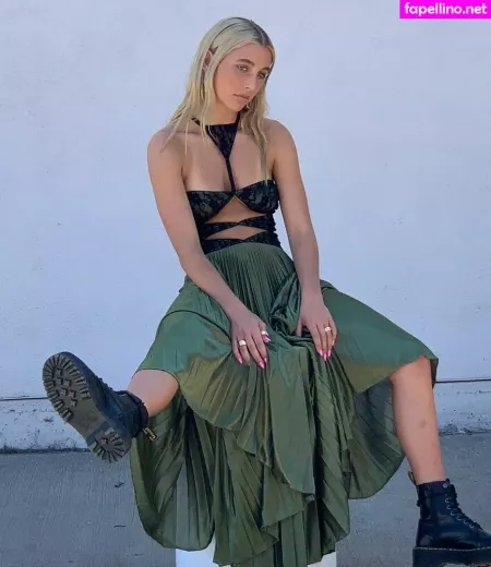 Emma Chamberlain OnlyFans Thumbnail #wKKjaFMDrc