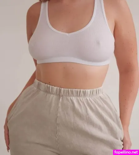 Emma Christina OnlyFans Thumbnail #B7K92LqsBd