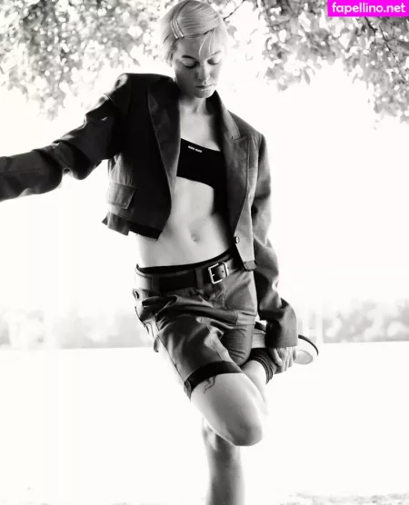 Emma Corrin OnlyFans Thumbnail #dZJTh4qrjq