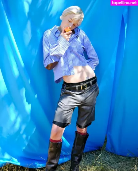 Emma Corrin OnlyFans Thumbnail #jCoSIm8Sq6