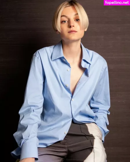 Emma Corrin OnlyFans Thumbnail #lgnPski2fo