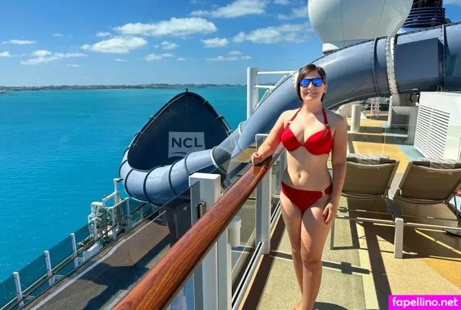 Emma Cruises OnlyFans Thumbnail #JMiez9UMih