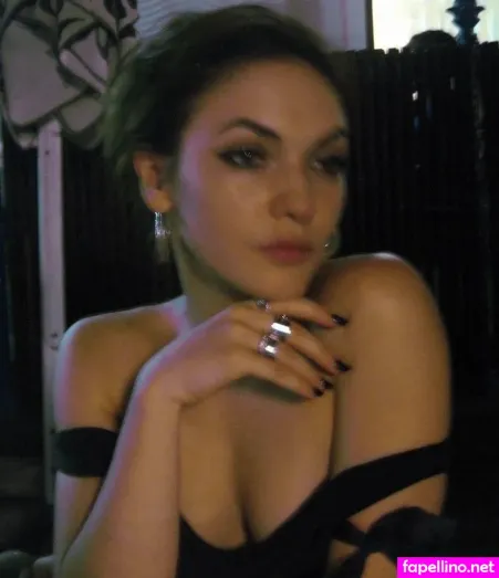 Emma Drogunova OnlyFans Thumbnail #t2vPPJFfn2