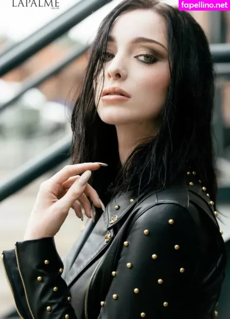 Emma Dumont OnlyFans Thumbnail #23vCdLnvji