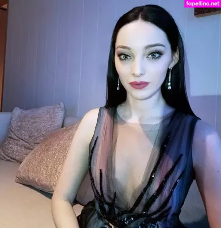 Emma Dumont OnlyFans Thumbnail #B6ygETMjRd