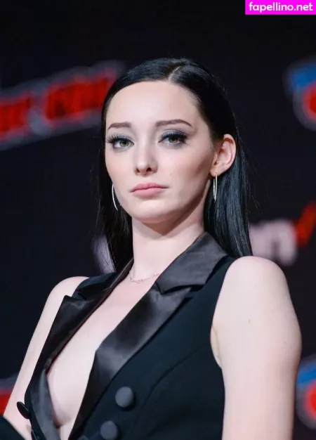 Emma Dumont OnlyFans Thumbnail #cqGtueQjiC