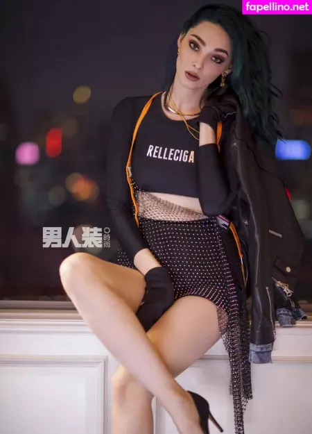 Emma Dumont OnlyFans Thumbnail #u6uwwgk9a4