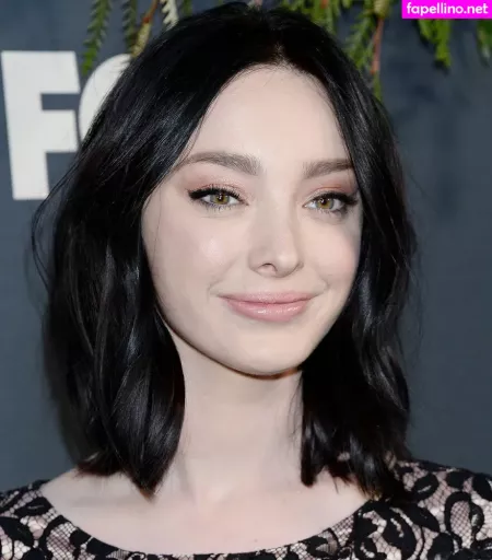 Emma Dumont OnlyFans Thumbnail #yQn2cLW3SB