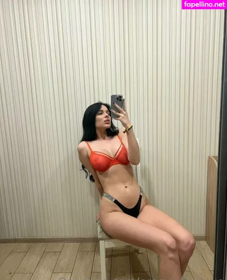 Emma For Love OnlyFans Thumbnail #TTs0NzRwzA