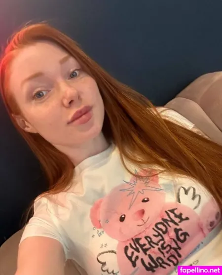 Emma Fox Red OnlyFans Thumbnail #GDpVyPgyf1
