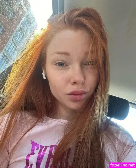 Emma Fox Red OnlyFans Thumbnail #MmSeGWewAs