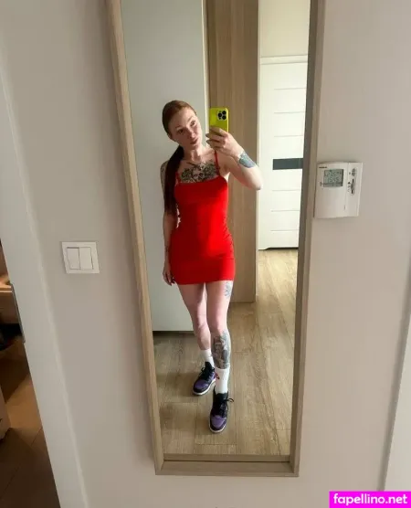 Emma Fox Red OnlyFans Thumbnail #cTfK6HjOvD