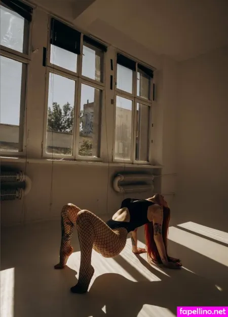 Emma Fox Red OnlyFans Thumbnail #hSfBX8BWxu