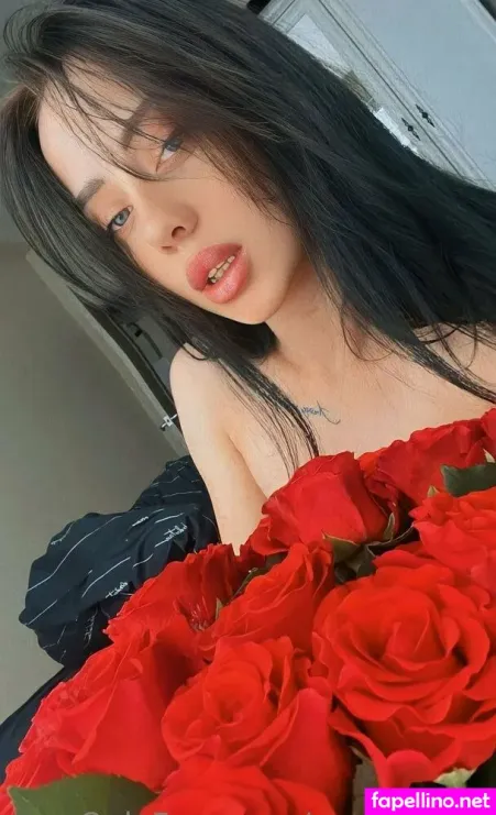 Emma Hott OnlyFans Thumbnail #a9vwKL8D91