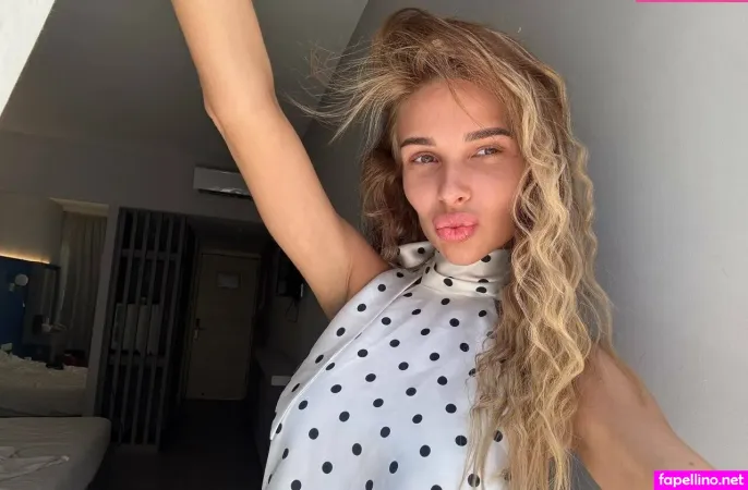 Emma Is Hot OnlyFans Thumbnail #RvT0Itinlc