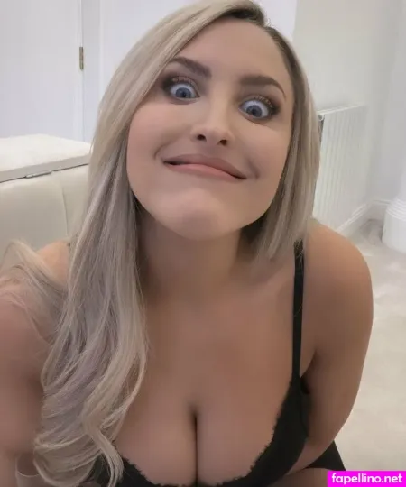 Emma Jones 3 OnlyFans Thumbnail #8A9Y98vV1o