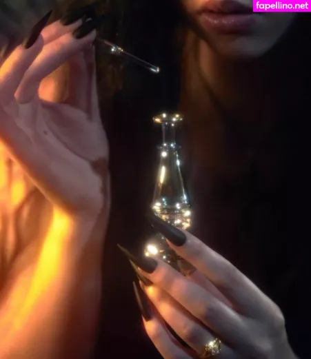 Emma Karla Peet OnlyFans Thumbnail #2eeMXUmLip