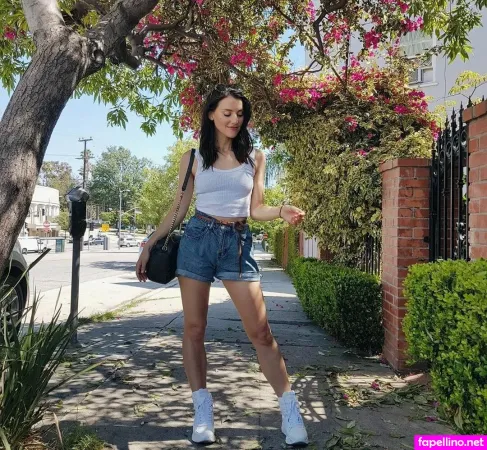 Emma Lahana OnlyFans Thumbnail #WHslw6Yae5
