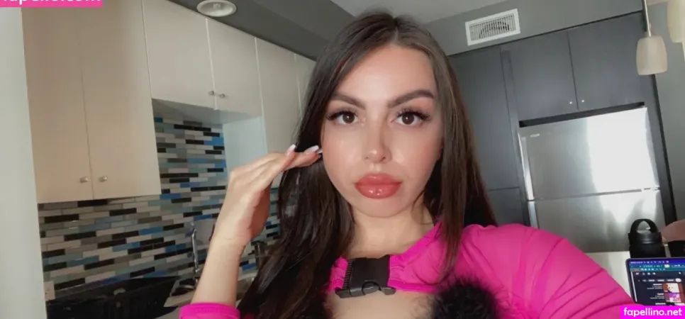 Emma Lee Baby OnlyFans Thumbnail #YFsU8mLLwA