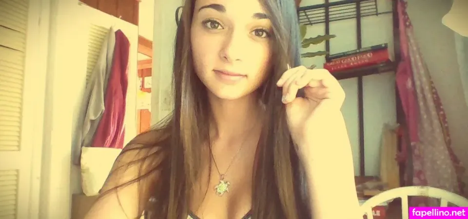 Emma Lilly OnlyFans Thumbnail #2IjN5HLsWE