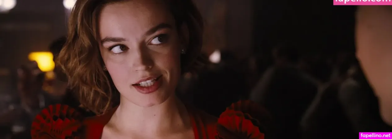 Emma Mackey OnlyFans Thumbnail #8i0Ey4GkBM