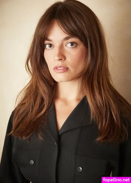 Emma Mackey OnlyFans Thumbnail #DYthRCsexD