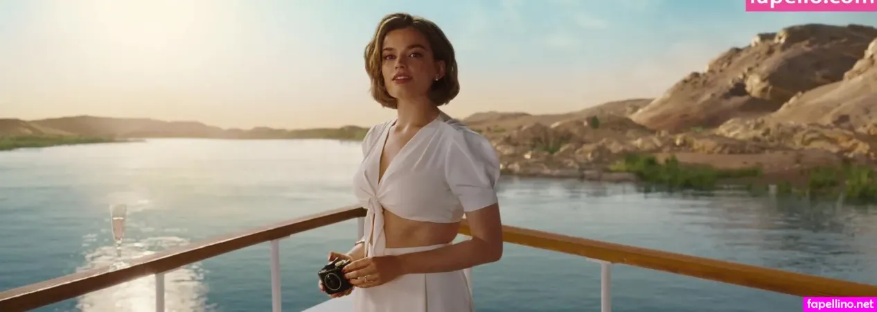 Emma Mackey OnlyFans Thumbnail #RWGkll0IkZ