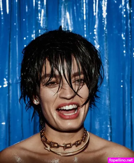 Emma Mackey OnlyFans Thumbnail #hPZyFWSaBk