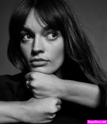 Emma Mackey OnlyFans Thumbnail #wzAdugiI7J