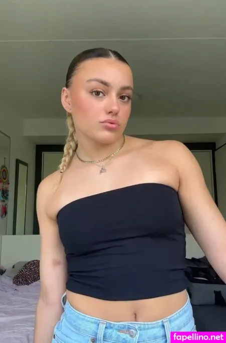 Emma Malewski OnlyFans Thumbnail #gNz5YV2T7J