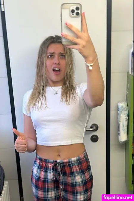 Emma Malewski OnlyFans Thumbnail #kMZDkYaiku