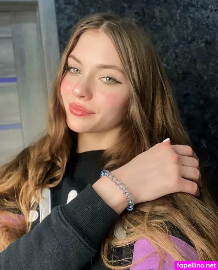 Emma More 1 OnlyFans Thumbnail #mynXumN95W