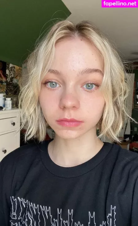 Emma Myers OnlyFans Thumbnail #8onkjAE0Fj