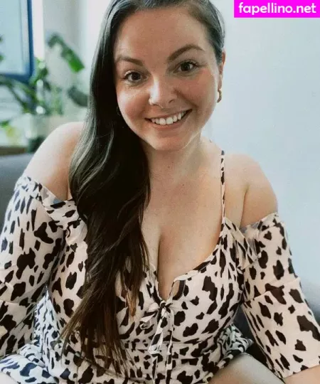 Emma Next Door OnlyFans Thumbnail #YBOBYVR5Ta