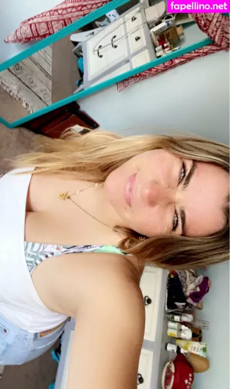 Emma R B OnlyFans Thumbnail #K9yrZAjMUF