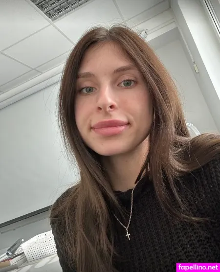 Emma Richter OnlyFans Thumbnail #5lb95ILPZm