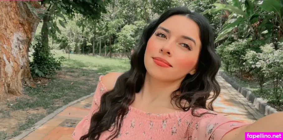 Emma Roa OnlyFans Thumbnail #EkY3oaoHxr