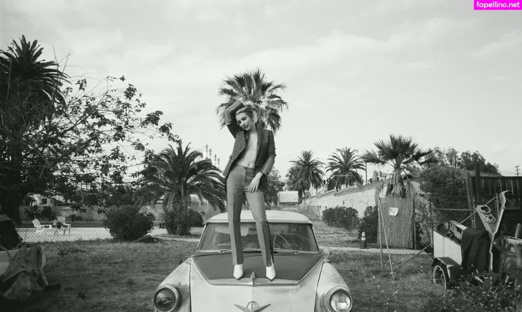 Emma Roberts OnlyFans Thumbnail #Z1g4To7AOV