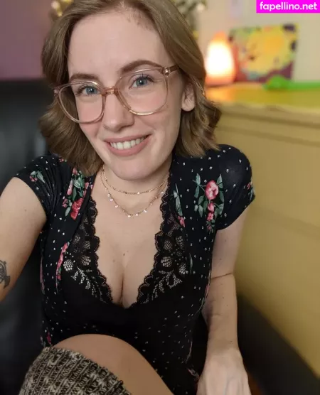 Emma Ruby OnlyFans Thumbnail #I7R1i2KfCZ