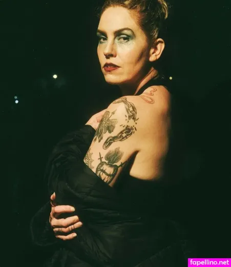 Emma Ruth Rundle OnlyFans Thumbnail #7owH23FiUj