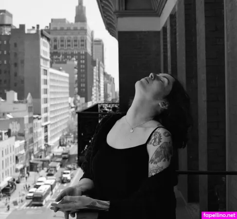 Emma Ruth Rundle OnlyFans Thumbnail #8XkkOJOecG