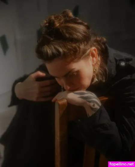 Emma Ruth Rundle OnlyFans Thumbnail #Fjl8V4FvxT