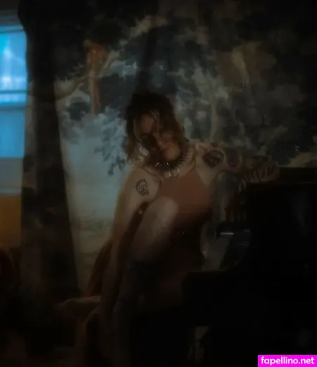 Emma Ruth Rundle OnlyFans Thumbnail #oSXQW5J225