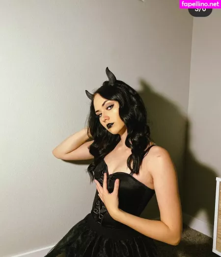Emma Schoo OnlyFans Thumbnail #EbhURM7UzW