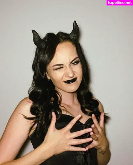 Emma Schoo OnlyFans Thumbnail #I5aJ8klAYN