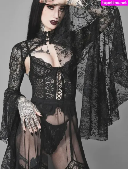 Emma Vauxdevil OnlyFans Thumbnail #HITw3GygY2