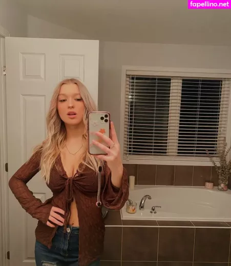 Emma Welyki OnlyFans Thumbnail #jHASPbBLQ2